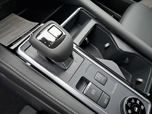 New 2025 Nissan Pathfinder SL w/ SL Premium Package image 25