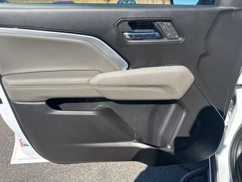 Used 2025 Chevrolet Colorado ZR2 w/ Technology Package image 18