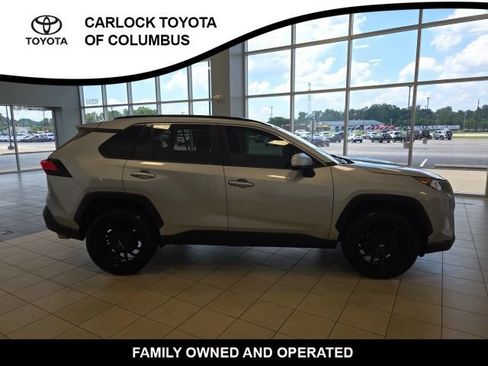 Used 2019 Toyota RAV4 XLE FWD image 7