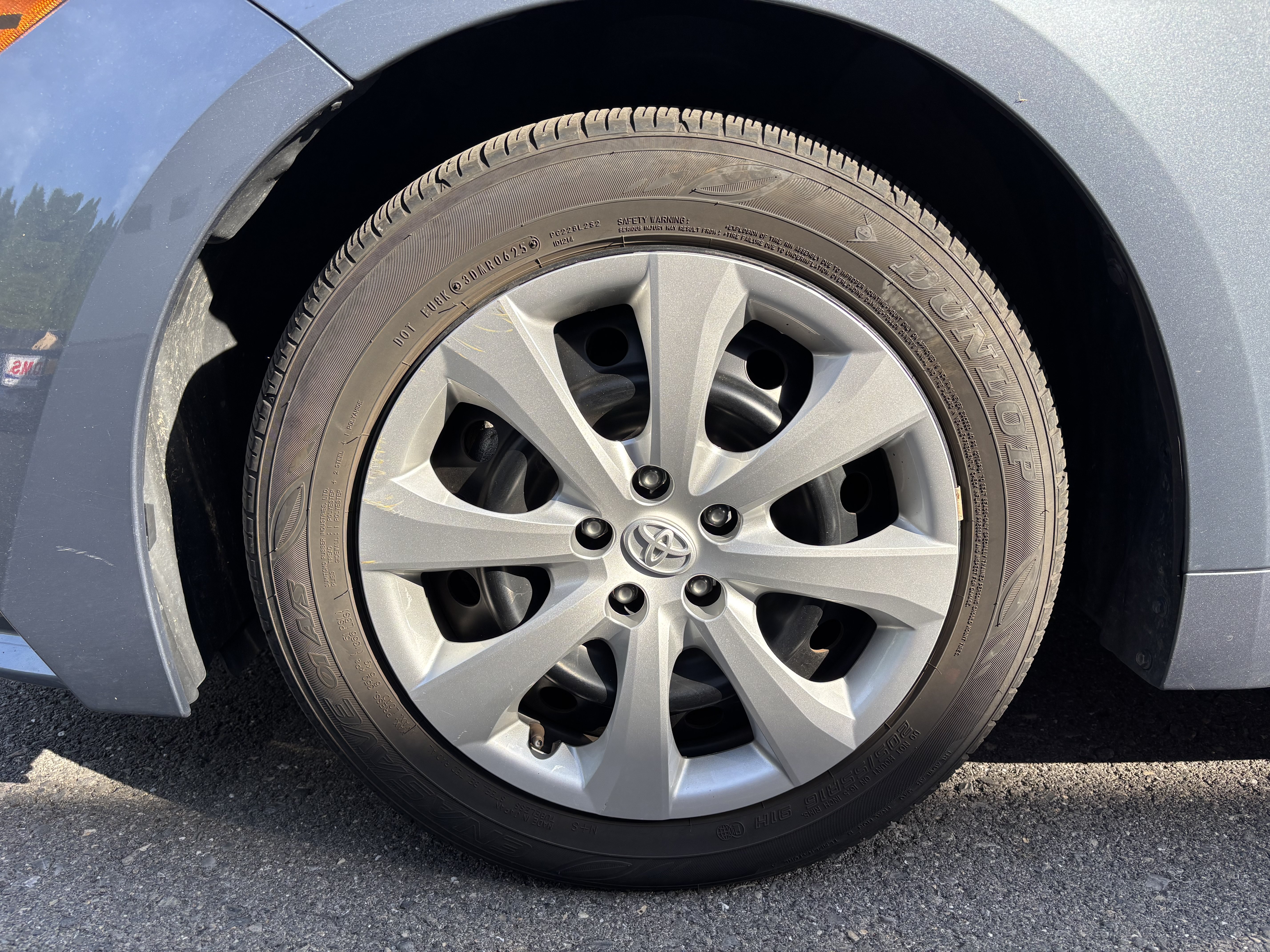 Used 2025 Toyota Corolla LE FWD image 11