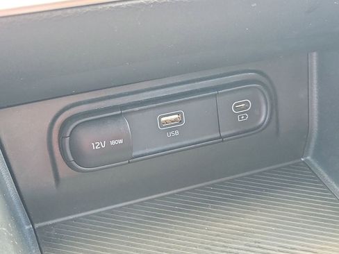 Used 2025 Kia Sportage LX FWD image 28