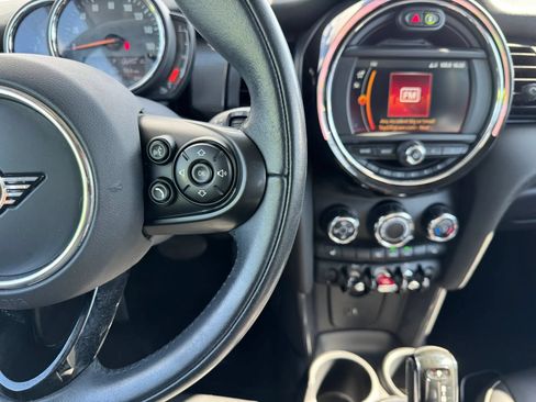 Used 2021 MINI Cooper 2-Door Hardtop FWD image 18