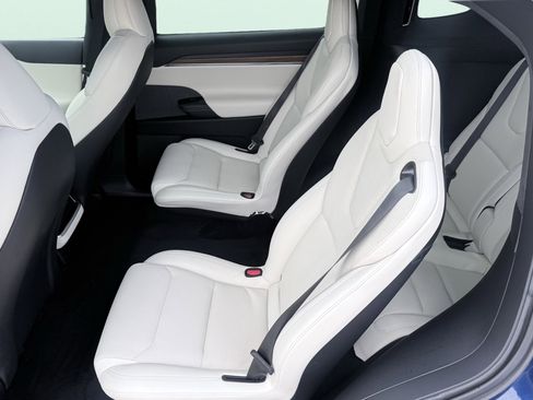 Used 2022 Tesla Model X AWD/4WD image 3