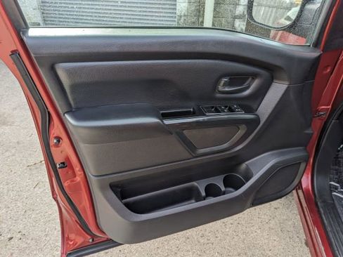 Used 2017 Nissan Titan S AWD/4WD image 12