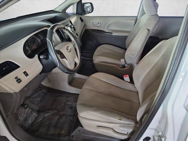 Used 2013 Toyota Sienna L FWD image 14
