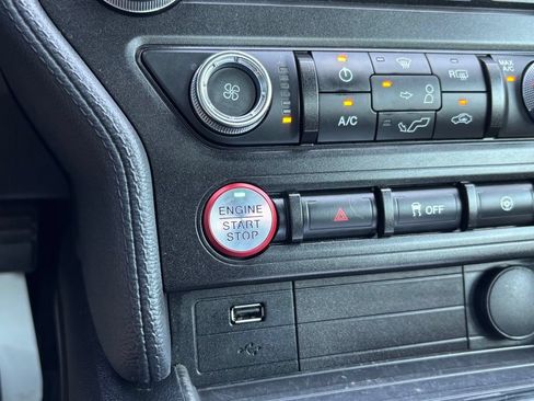 Used 2019 Ford Mustang Coupe RWD image 32