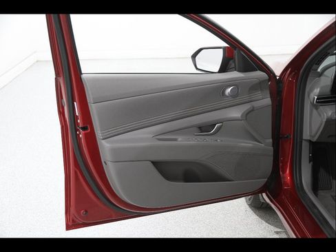 Certified 2023 Hyundai Elantra SEL w/ Convenience Package FWD image 4