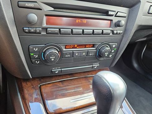 Used 2006 BMW 330i Sedan RWD image 26