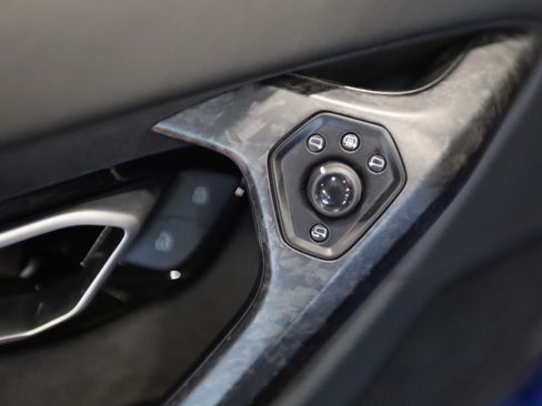 Used 2020 Lamborghini Huracan EVO RWD image 14