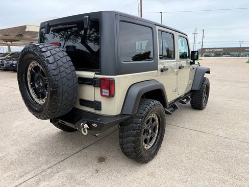 Used 2018 Jeep Wrangler Unlimited Sport S AWD/4WD image 7