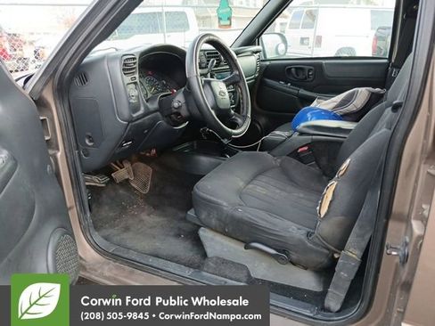 Used 2003 Chevrolet Blazer LS w/ Preferred Equipment Group image 10