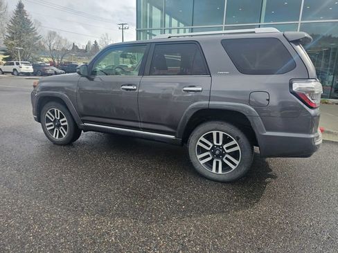 Used 2016 Toyota 4Runner Limited AWD/4WD image 6