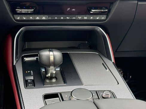 Certified 2025 MAZDA CX-70 3.3 Turbo w/ Premium Plus Pkg image 23