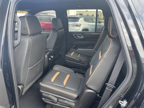 Used 2024 GMC Yukon AT4 w/ Technology Package image 8
