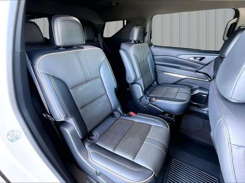 Used 2025 Chevrolet Traverse High Country AWD/4WD image 20