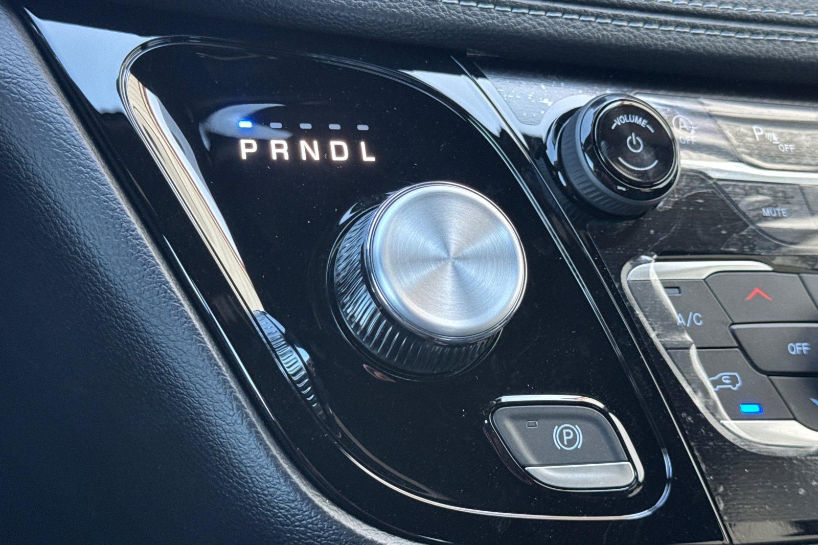 New 2027 Chrysler Pacifica Select FWD image 19