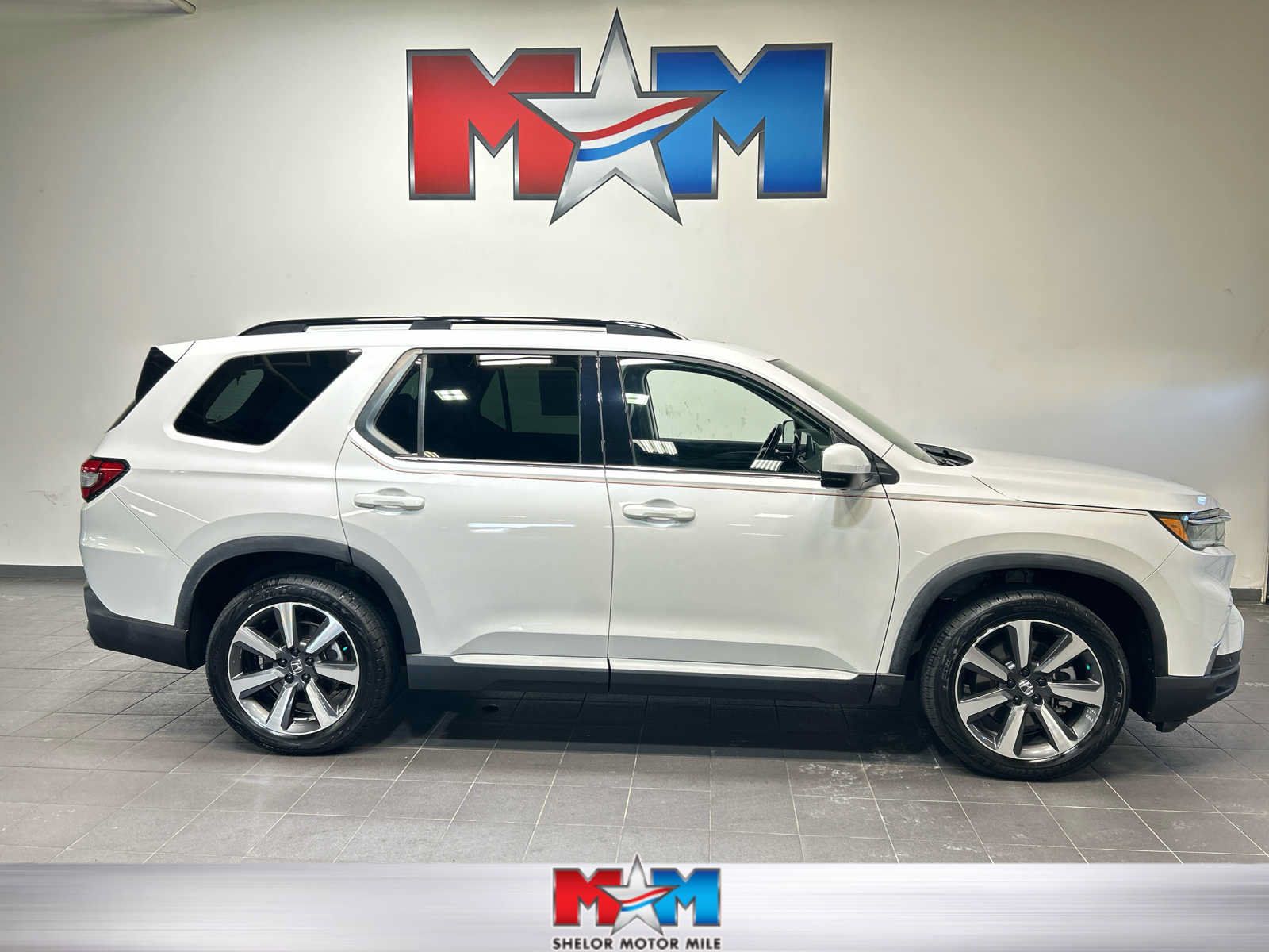 Used 2023 Honda Pilot Elite image 1