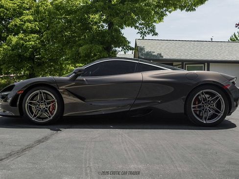 Used 2018 McLaren 720S Luxury RWD image 3