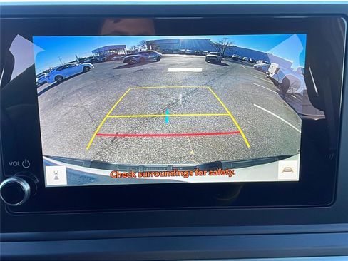 Used 2025 Toyota Tacoma SR image 29