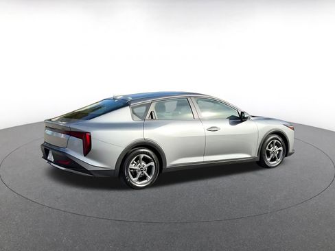 Used 2025 Kia K4 LXS image 15