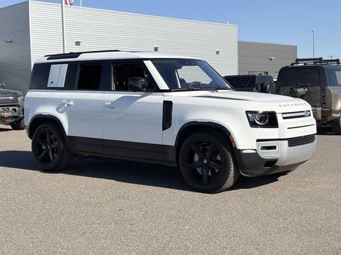 Used 2020 Land Rover Defender 110 SE image 4