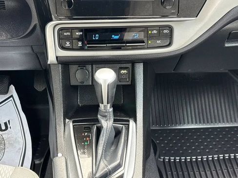 Used 2019 Toyota Corolla LE FWD image 22