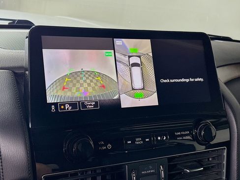 Used 2022 Nissan Armada SL image 17