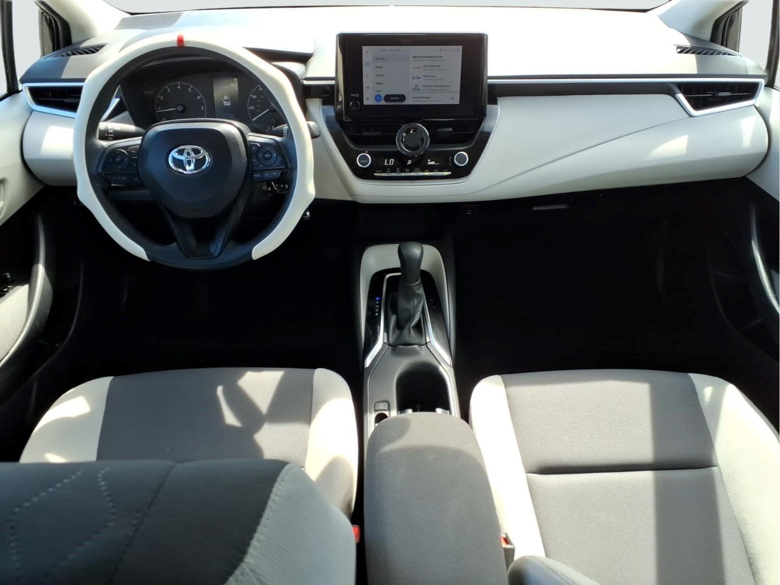 Used 2024 Toyota Corolla LE FWD image 8