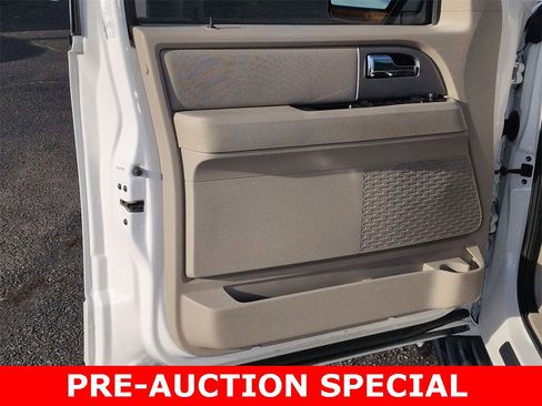 Used 2014 Ford Expedition Limited image 9