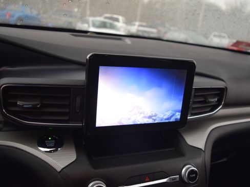 Used 2020 Ford Explorer XLT w/ Equipment Group 202A image 15