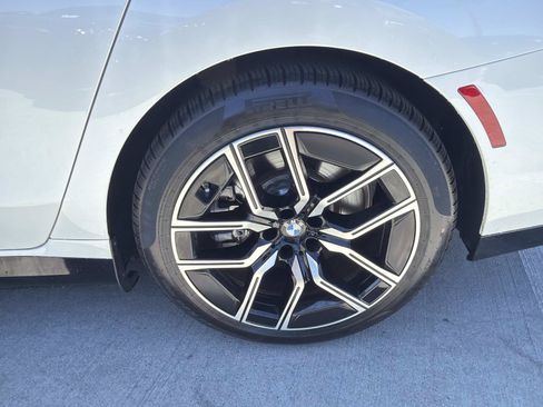 Used 2026 BMW 750e xDrive AWD/4WD image 6