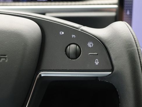 Used 2022 Tesla Model X image 25