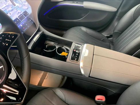 Certified 2023 Mercedes-Benz EQS 580 4MATIC Sedan image 26