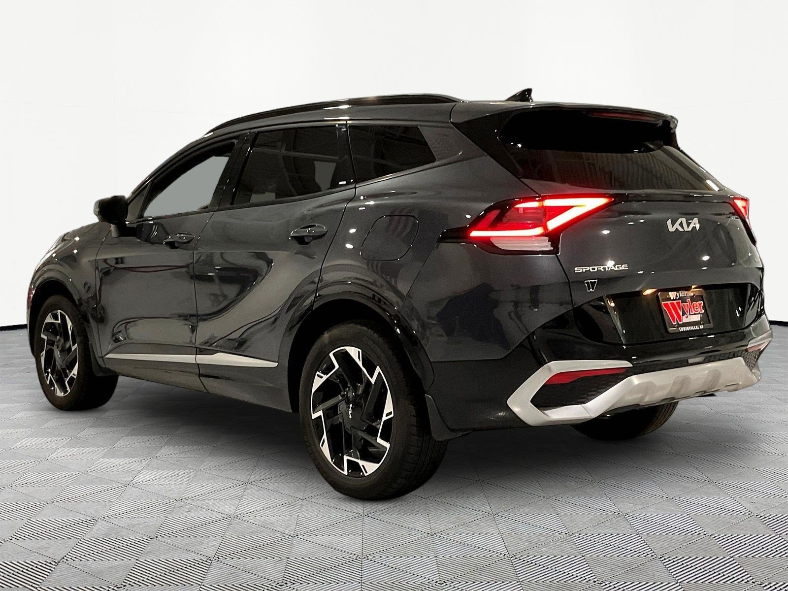 Used 2023 Kia Sportage SX AWD/4WD image 4