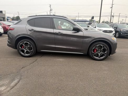 Used 2023 Alfa Romeo Stelvio Veloce AWD/4WD image 6