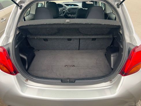 Used 2016 Toyota Yaris L image 6