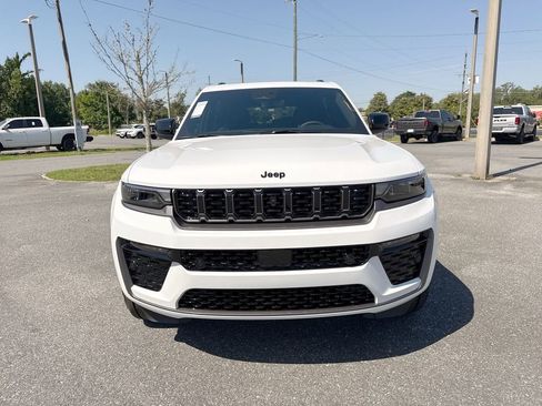 New 2026 Jeep Grand Cherokee L Limited AWD/4WD image 9