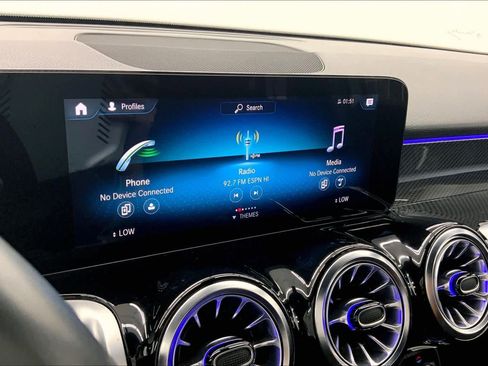 Used 2022 Mercedes-Benz GLB 250 image 23