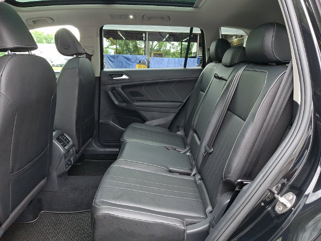 Used 2022 Volkswagen Tiguan SE AWD/4WD image 11
