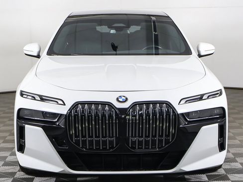 Used 2023 BMW 760i xDrive w/ Parking Assistance Package image 14