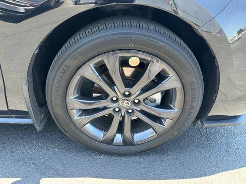 Used 2024 Toyota Sienna XSE w/ XSE Plus Package FWD image 6