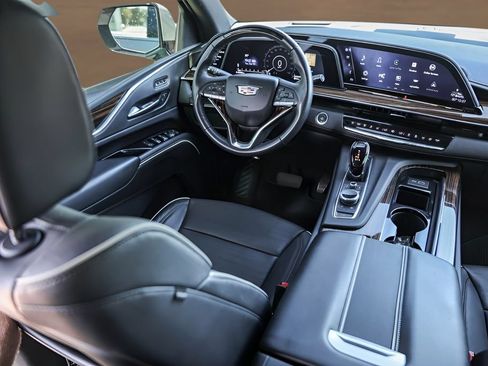Certified 2024 Cadillac Escalade Premium Luxury RWD image 28