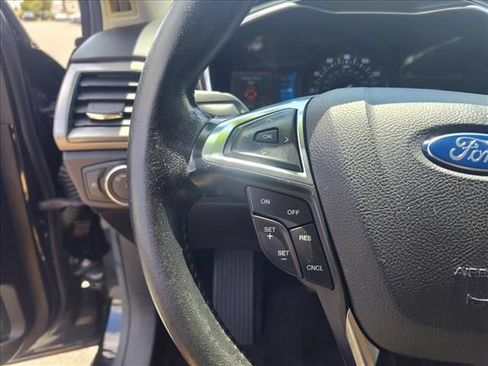Used 2017 Ford Fusion SE w/ Equipment Group 201A FWD image 16