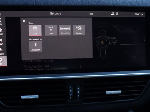 Used 2021 Porsche Cayenne image 31