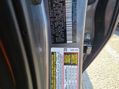 Used 2024 Toyota Camry SE w/ Cold Weather Package FWD image 17