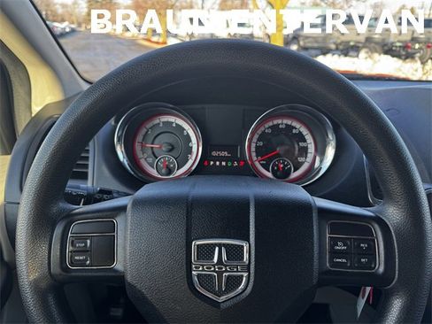 Used 2012 Dodge Grand Caravan SXT image 24