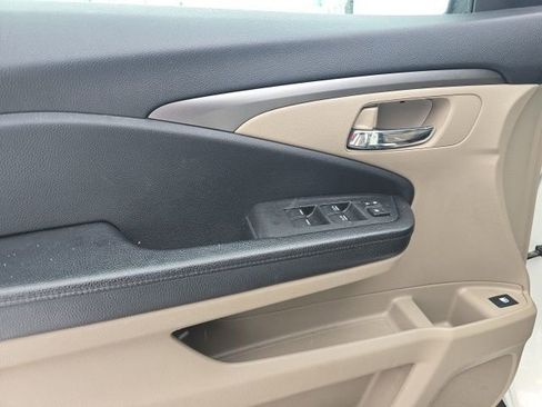 Used 2017 Honda Pilot EX image 18