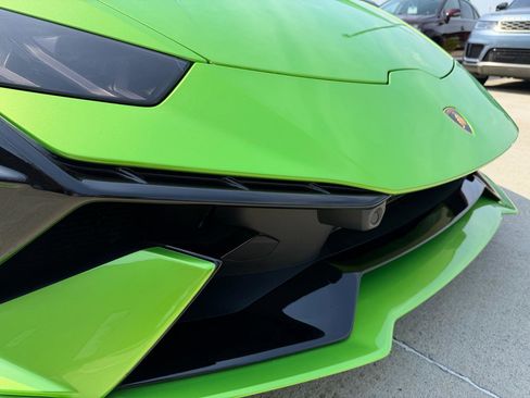 Used 2023 Lamborghini Huracan Tecnica image 21