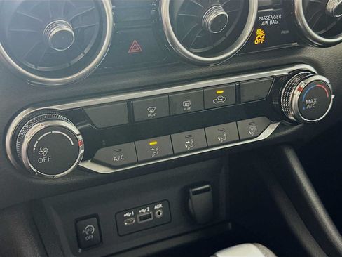 Used 2025 Nissan Sentra SV FWD image 13