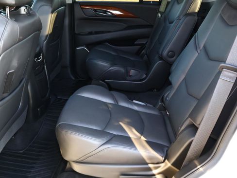 Used 2018 Cadillac Escalade Premium Luxury image 18